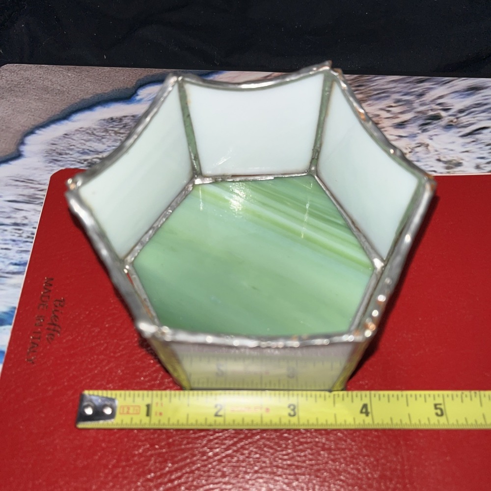 Handmade Stained Glass Lead Trimmed Trinket Dish/Bowl. White Sides W/ Green Base - Picture 12 of 13